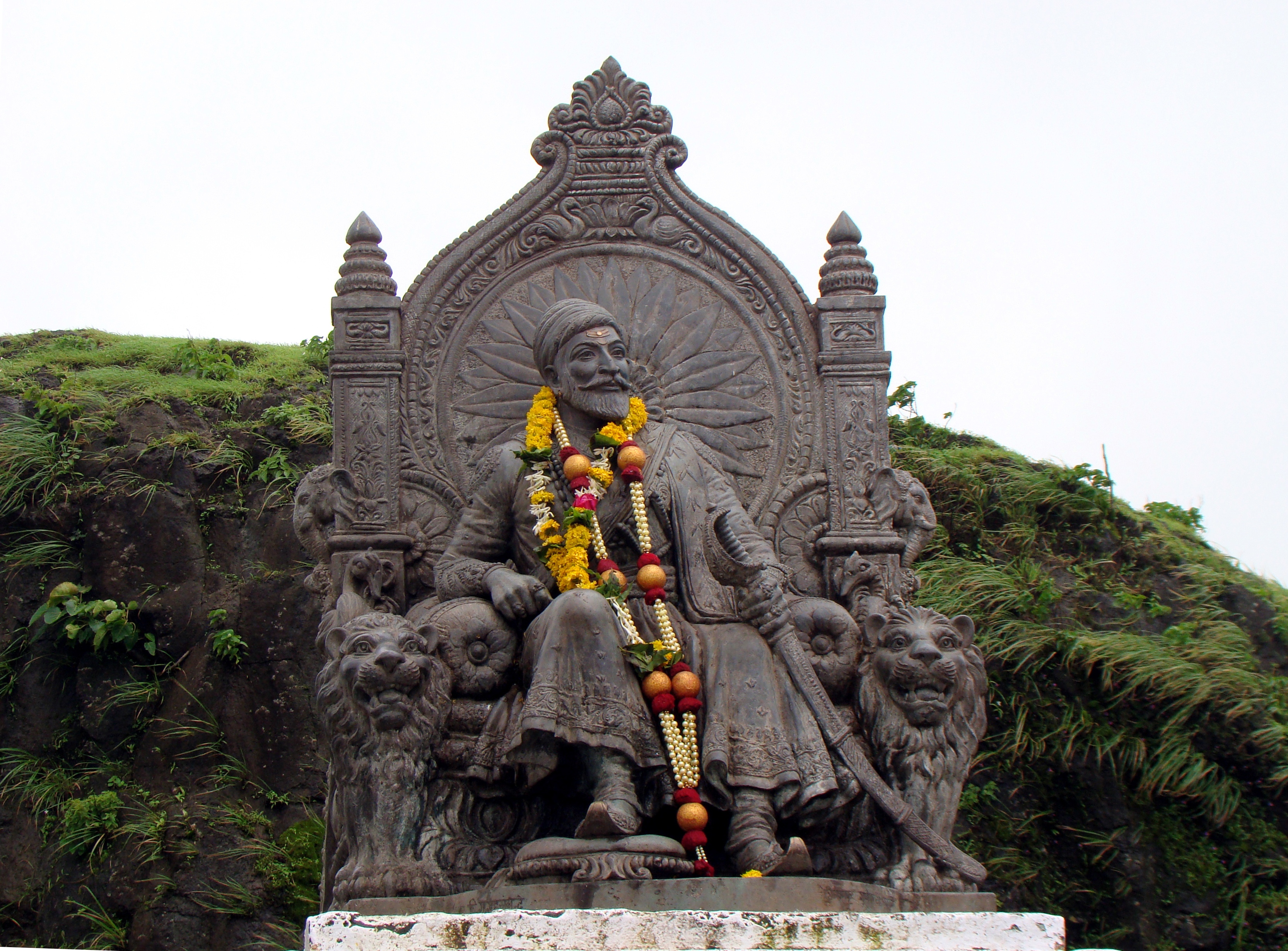 Shivaji Maharaj Live - Raigad Fort - Shivaji Maharaj Statue