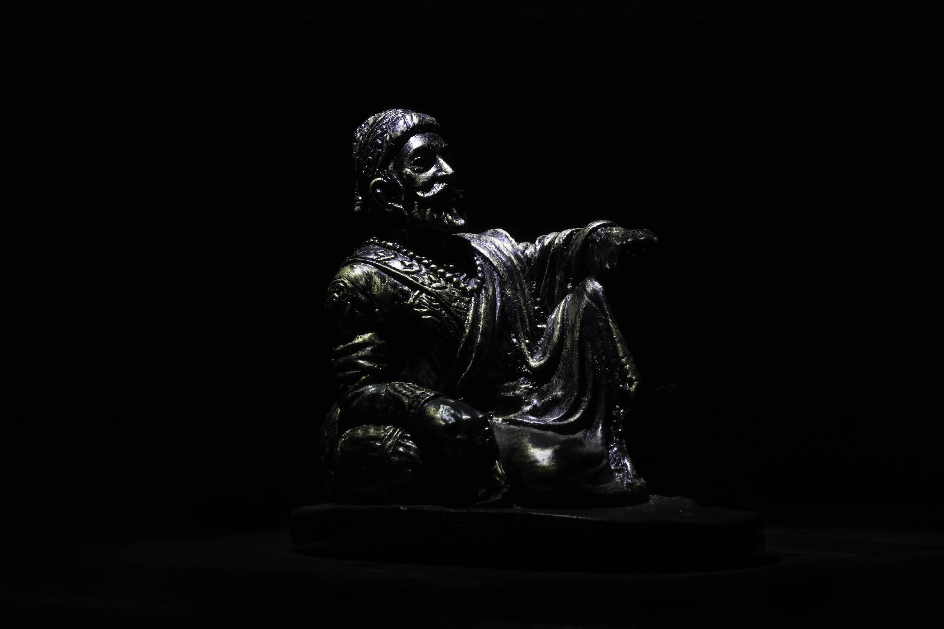 Shivaji Maharaj Photo.black.idol