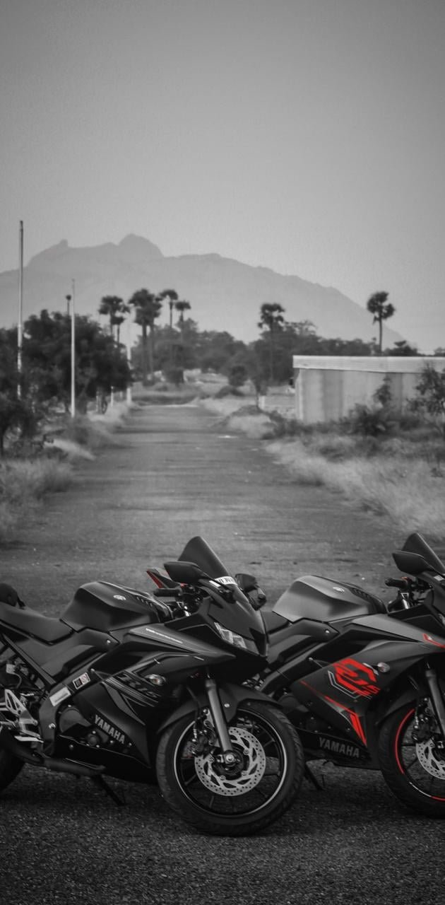 Yamaha YZF R15 - Black And White Effect