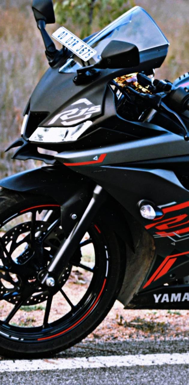 Black Yamaha R15