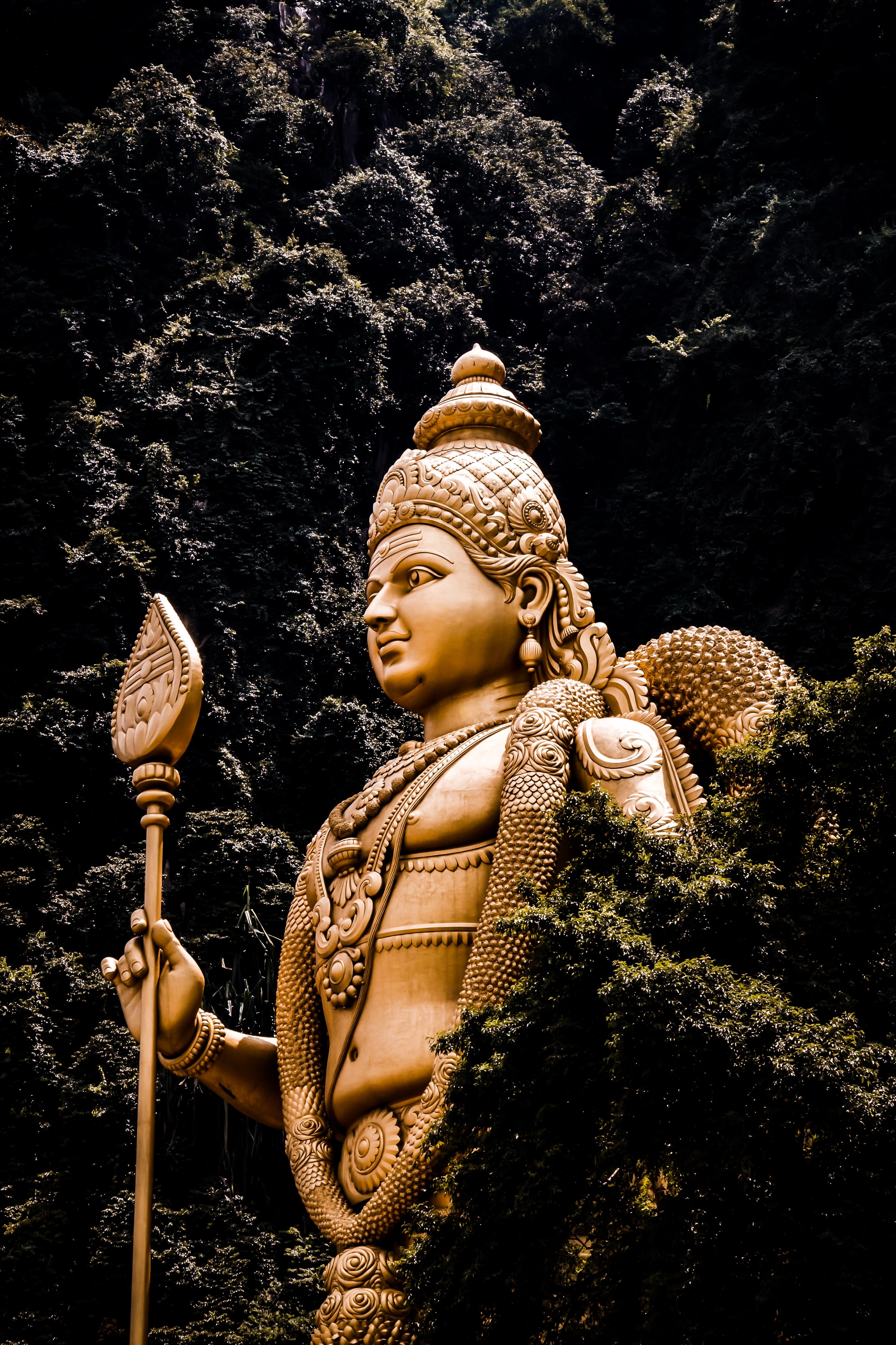 Murugan Stills - Golden Statue