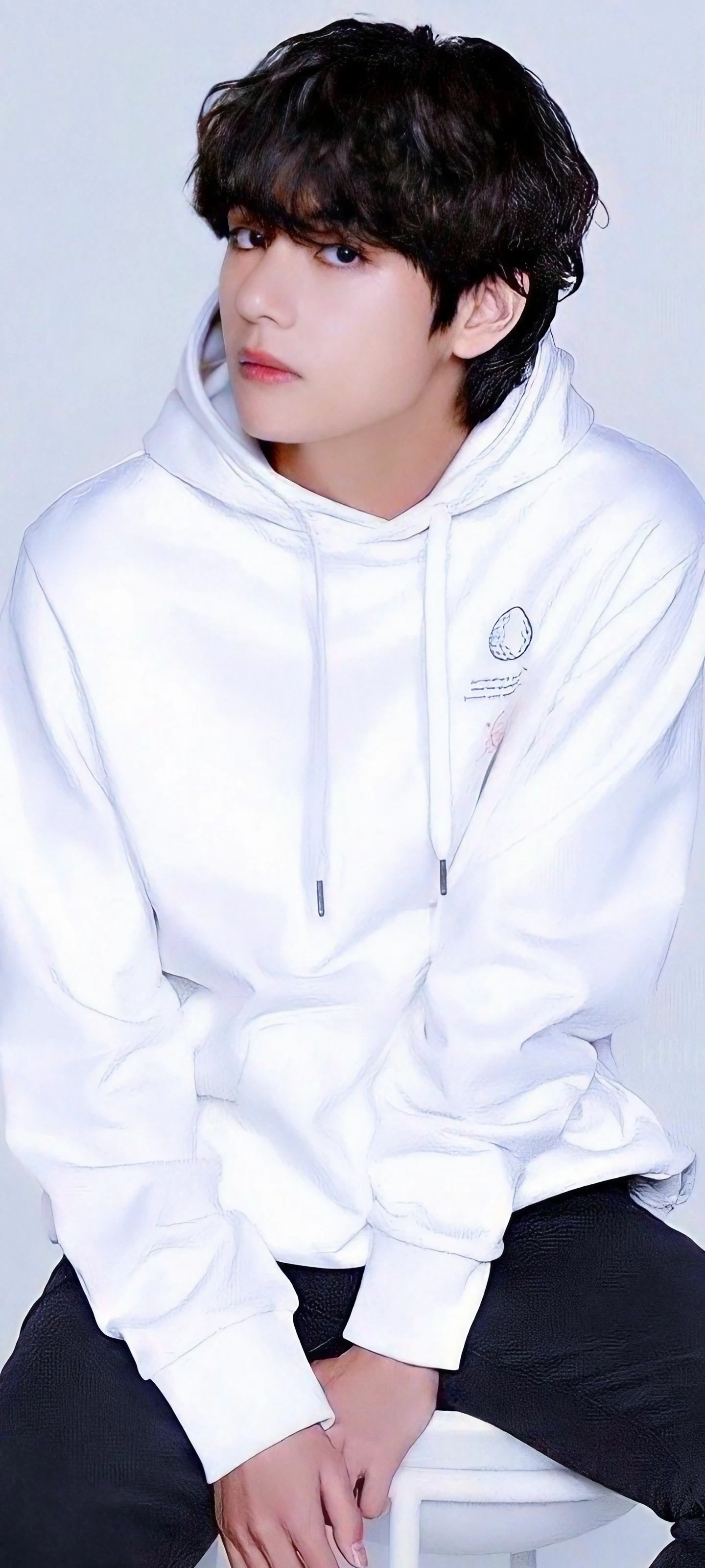 Bts V Aesthetic - Taehyung In White Hoodie