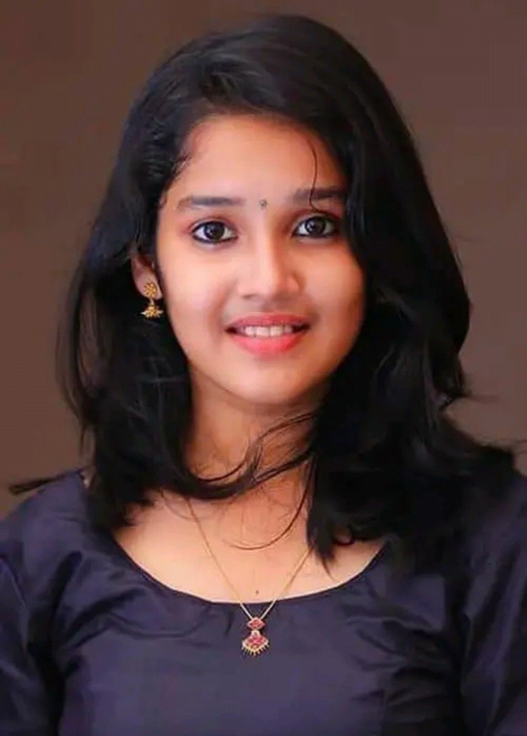 Anikha Surendran | Telugu Heroine