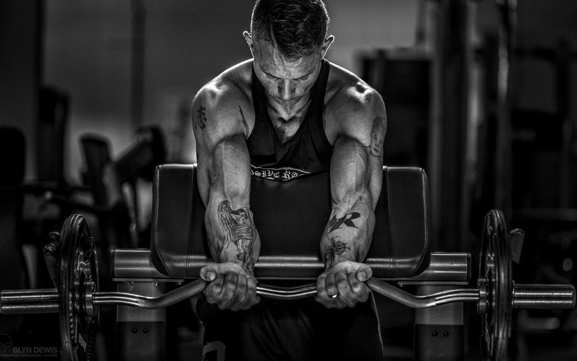 Bodybuilder - Biceps Workout