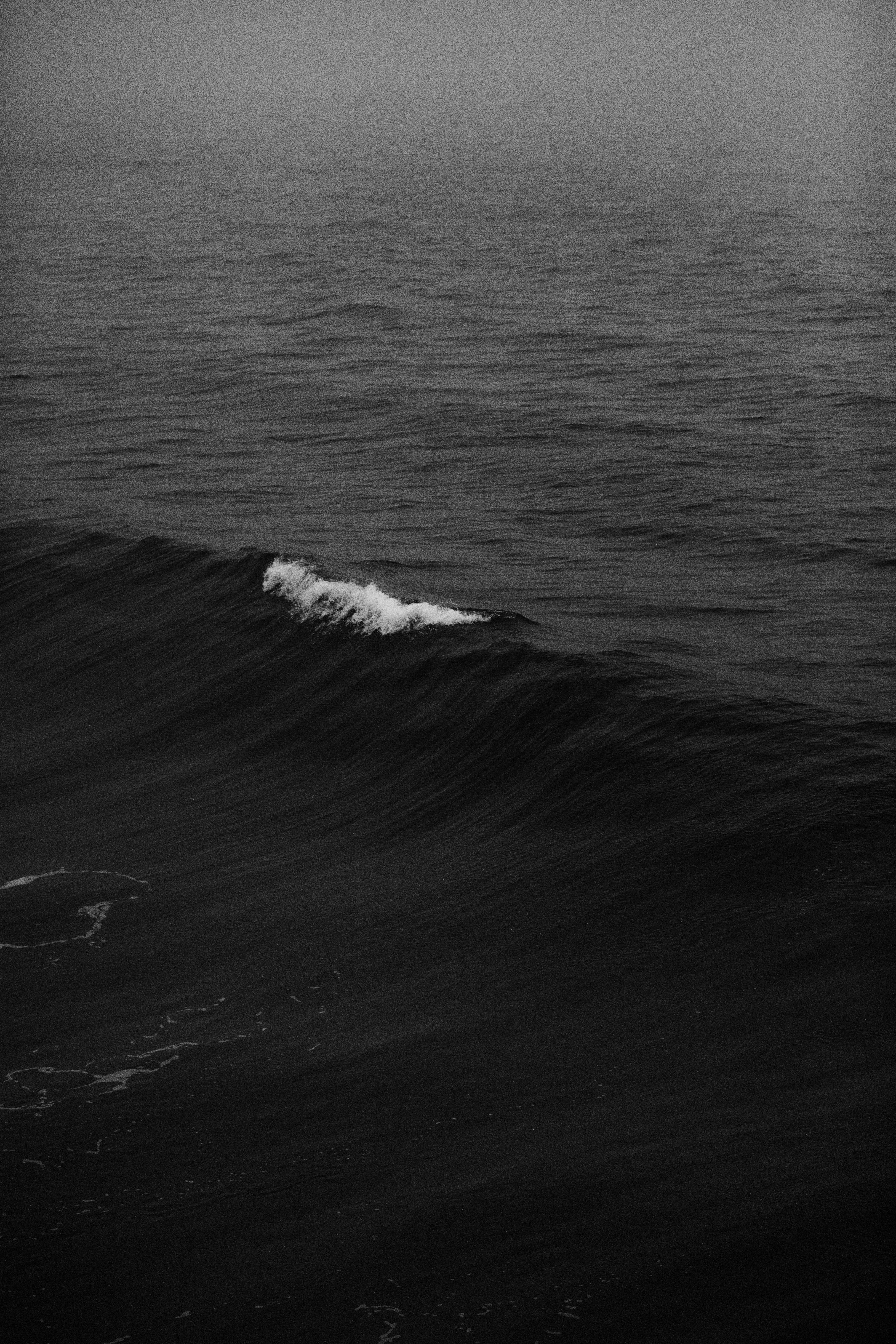 Full Hd Black Sea Waves Photo