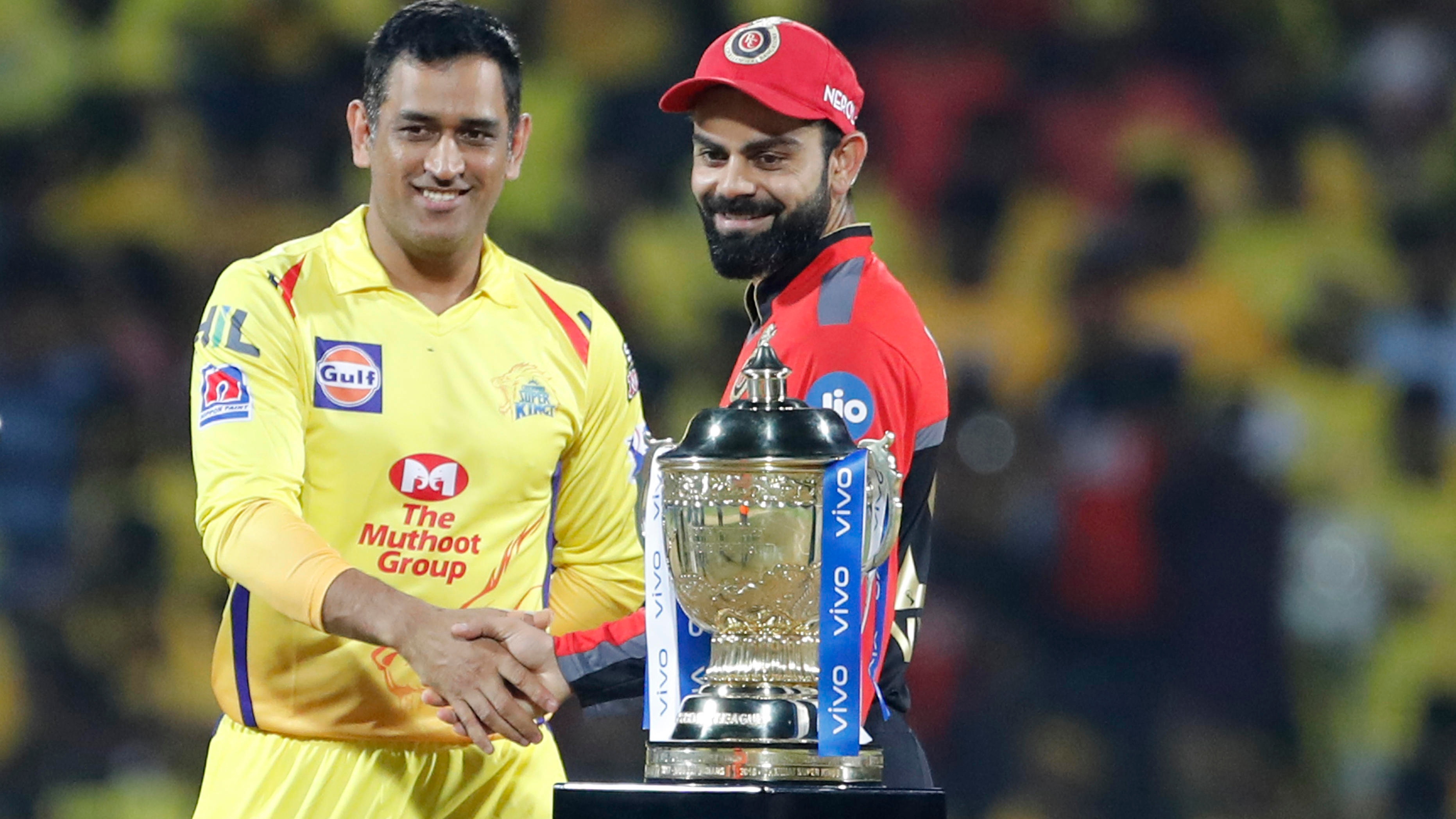 Dhoni And Virat Kohli With Ipl Trophy
